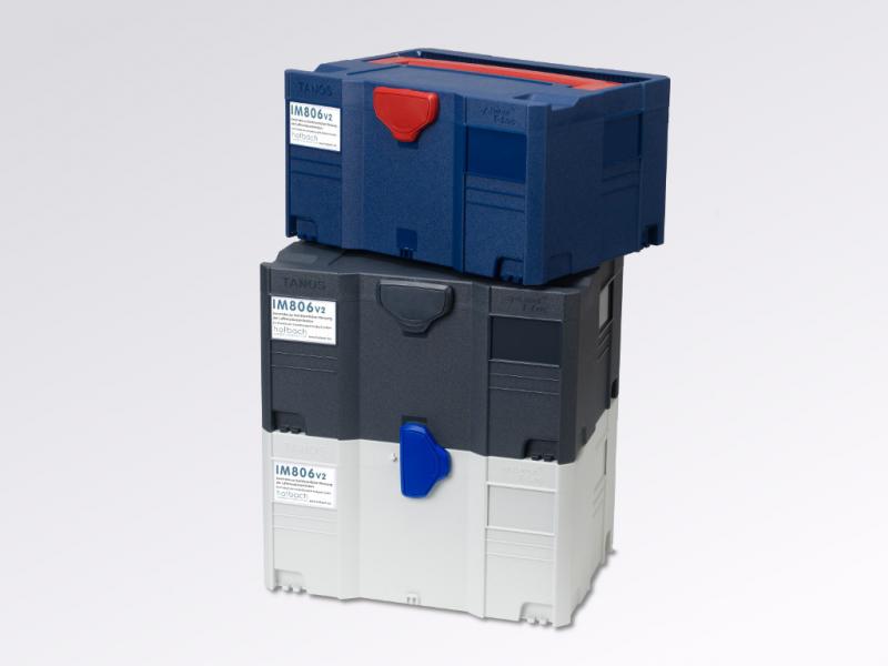 The handling case is available in 3 colors
